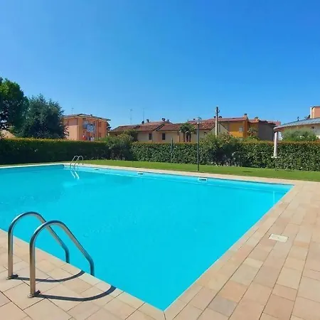 Colors Pool Apartment